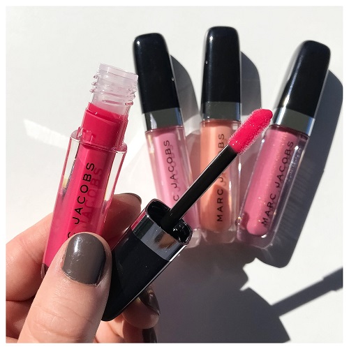 Marc Jacobs Beauty Enamored Lip Lacquer Lipgloss Review & Photo (Hey You)