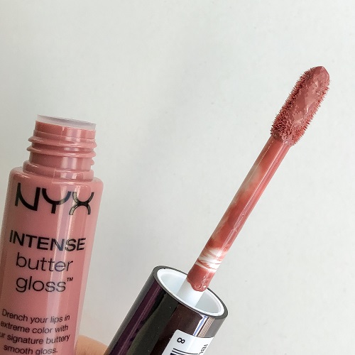 NYX Cosmetics Intense Butter Gloss Review & Photo (Tres Leches)