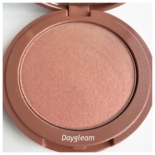 Tarte Amazonian Clay Highlighter Review & Photo (Daygleam)