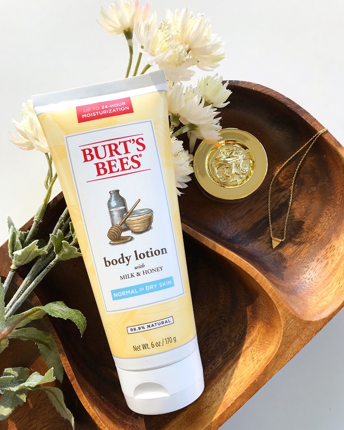 Burt's Bees Body Lotion with Milk & Honey Review