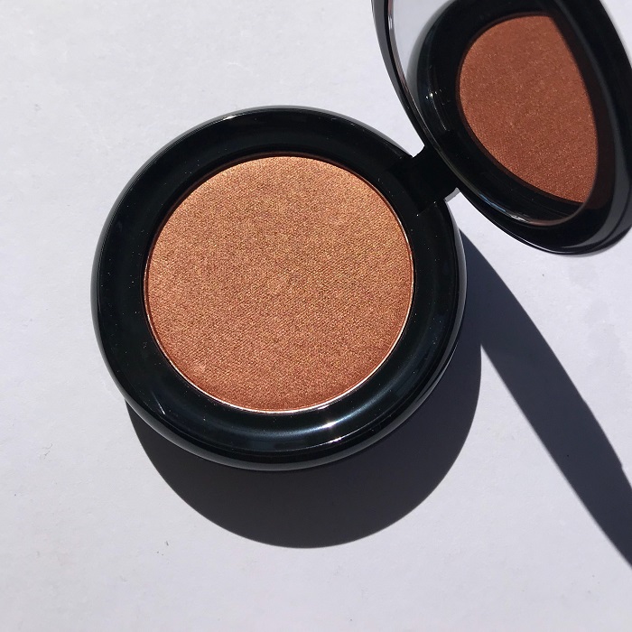 Marc Jacobs O!mega Shadow Gel Powder Eyeshadow Review & Photos (O!MG)