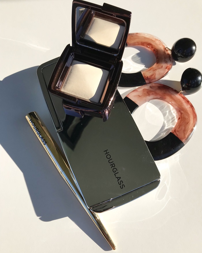 Hourglass Ambient Lighting Powder Review & Swatches