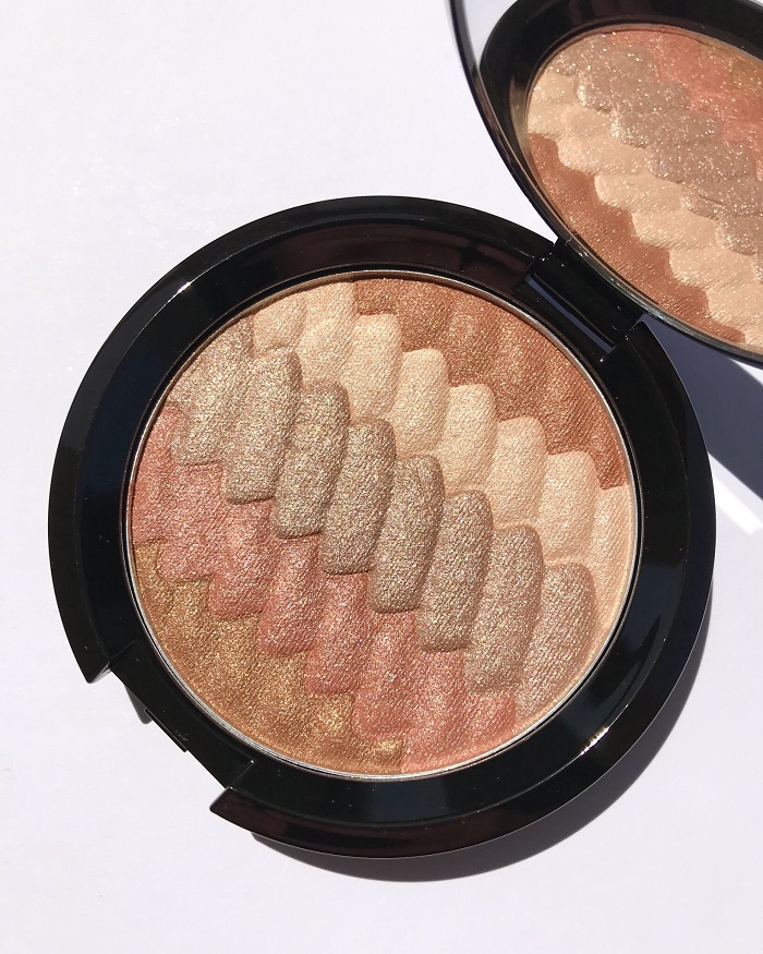 Becca Shimmering Skin Perfector Pressed Highlighter Gradient Glow Review & Swatches