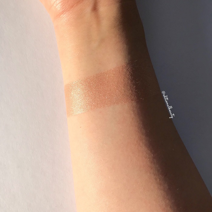 Becca Shimmering Skin Perfector Pressed Highlighter Gradient Glow Swatches (Blended)