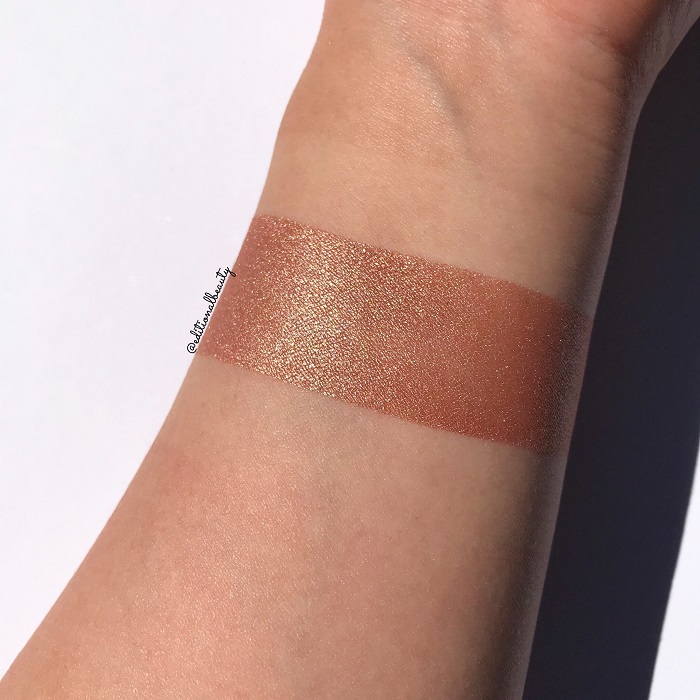 Bobbi Brown Highlighter Powder Afternoon Glow Review & Swatches (Direct Sunlight)