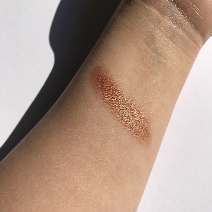 Nude by Nature Touch of Glow Highlight Stick Bronze Review & Swatches (Direct Sunlight)